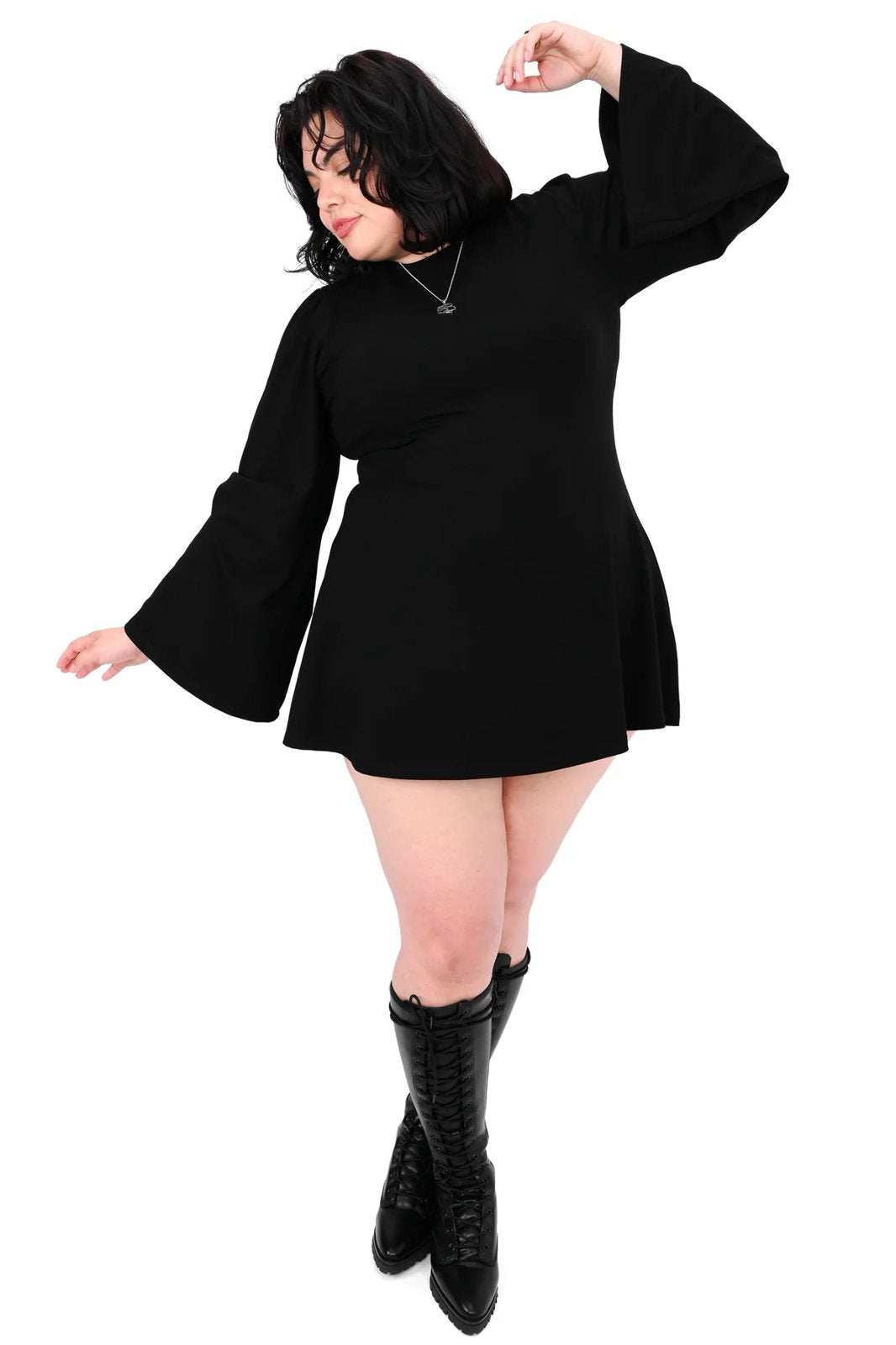 Carla Corazón modeling for Foxblood, photo 4.